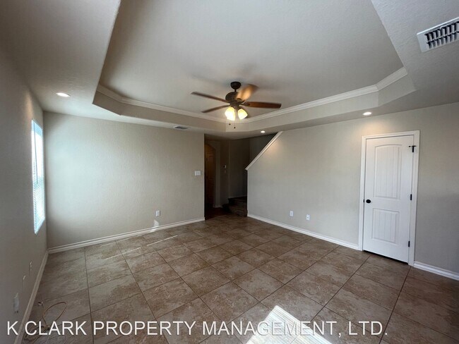 Foto del edificio - 3 br, 2.5 bath House - 6918 LAKEVIEW DR #102