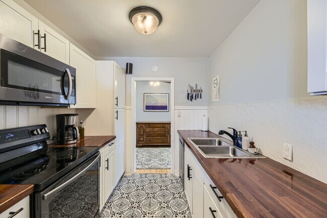 Building Photo - 2737 W Bayaud Ave