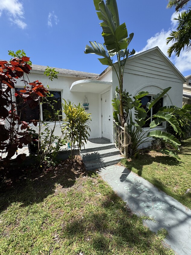 Primary Photo - 1035 NW 47th St