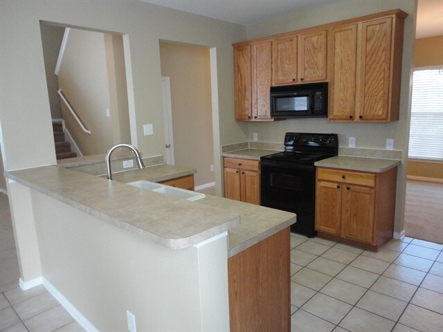 Building Photo - 1360 Kingston Place