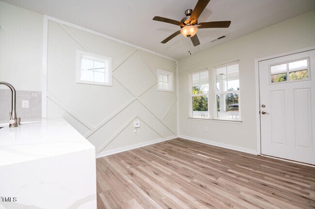 Foto del edificio - 831 Ridgeway Ave