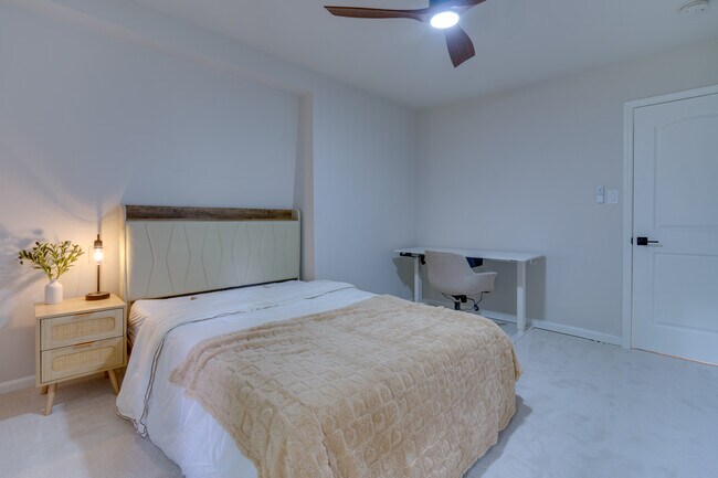 Foto del edificio - 7917 Schuyler Ct