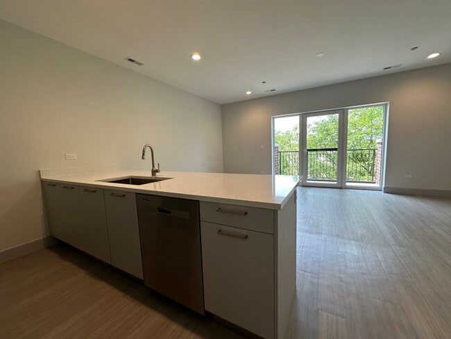 Foto del edificio - 6350 N Glenwood Ave