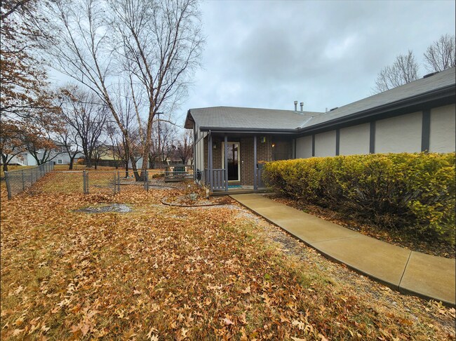 Building Photo - West Side + Fenced-in Yard + Attached 1-Ca...