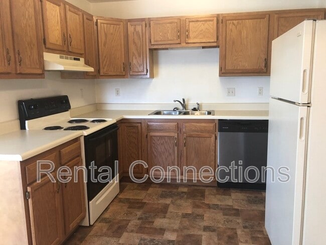 Building Photo - 500 E College St