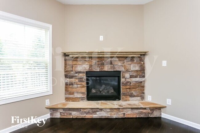 Building Photo - 4180 Pleasant Woods Dr