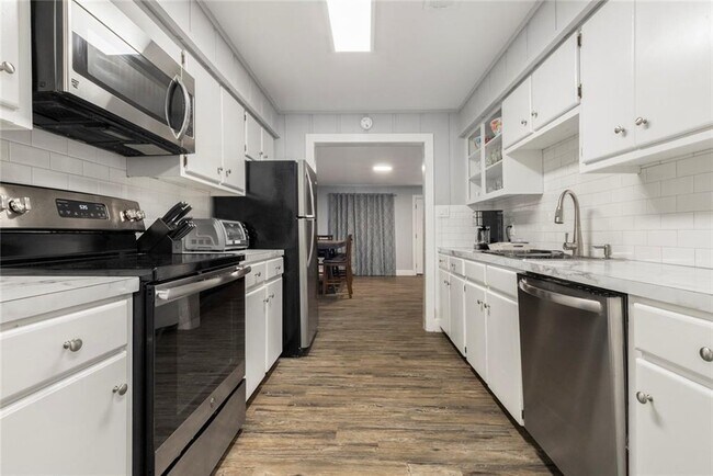 Building Photo - 5251 US-290