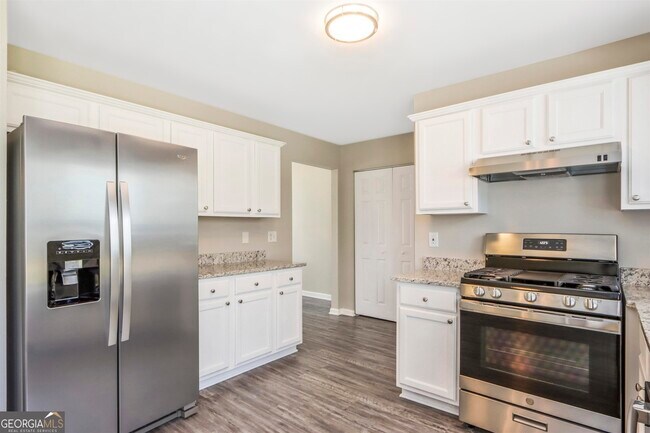 Building Photo - 270 S Greenfield Cir