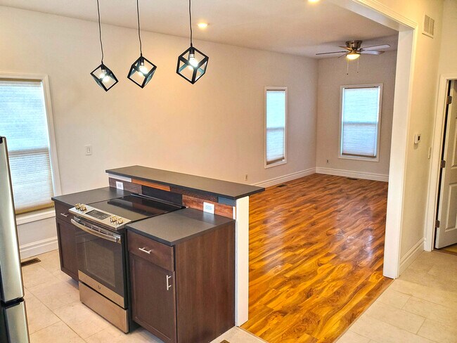 Foto del edificio - 126 W Thornton Ave