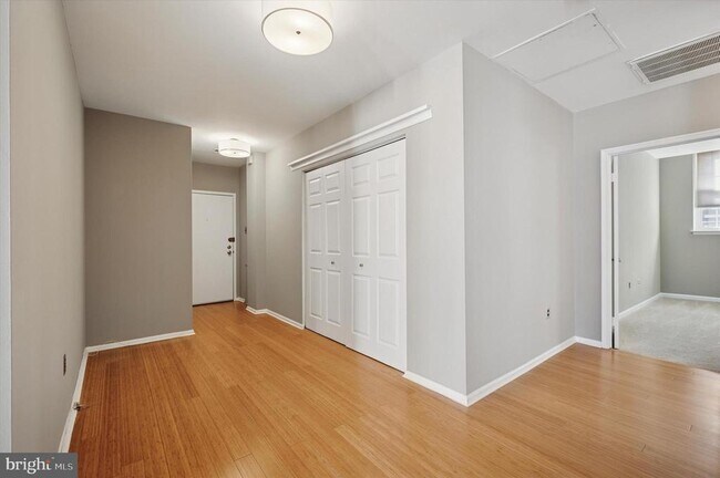 Building Photo - 130-36 N Bread St