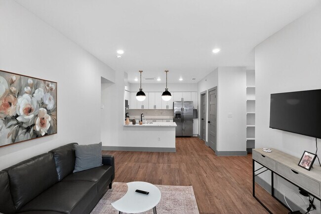 Building Photo - 2450 Wickersham Ln