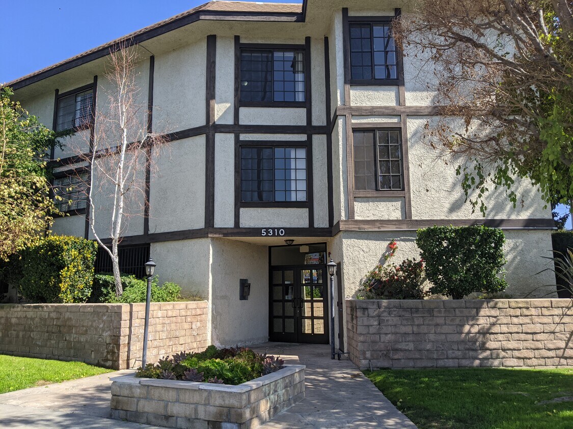 5310 Circle Dr Unit 208, Sherman Oaks, CA 91401 Condo for Rent in