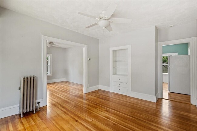 Building Photo - 254 N Elm St