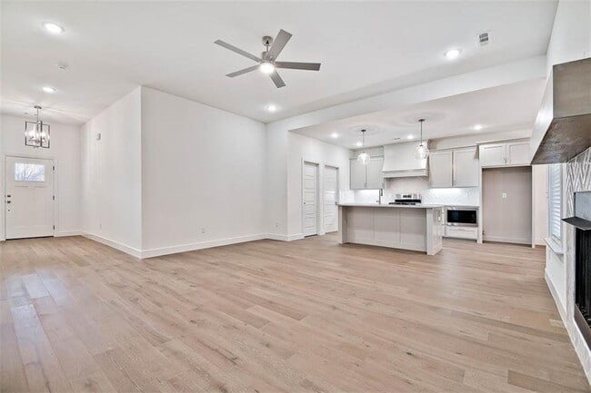 Foto del edificio - 5 Stoneleigh Ln