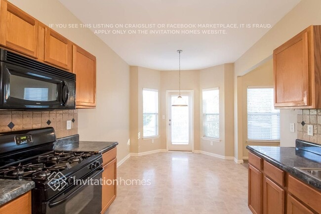 Building Photo - 330 Fairpointe Pl