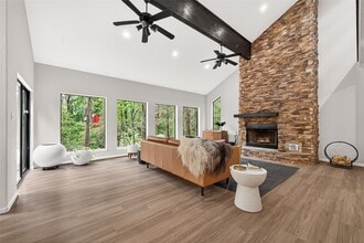 Building Photo - 41 Creek Forest Ln