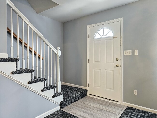 Building Photo - 160 Riders Way