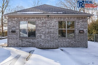 Building Photo - 875 Jane Dr