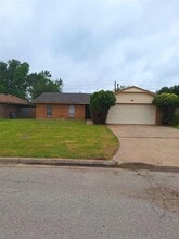 Building Photo - 1708 NW Gray Warr Pl
