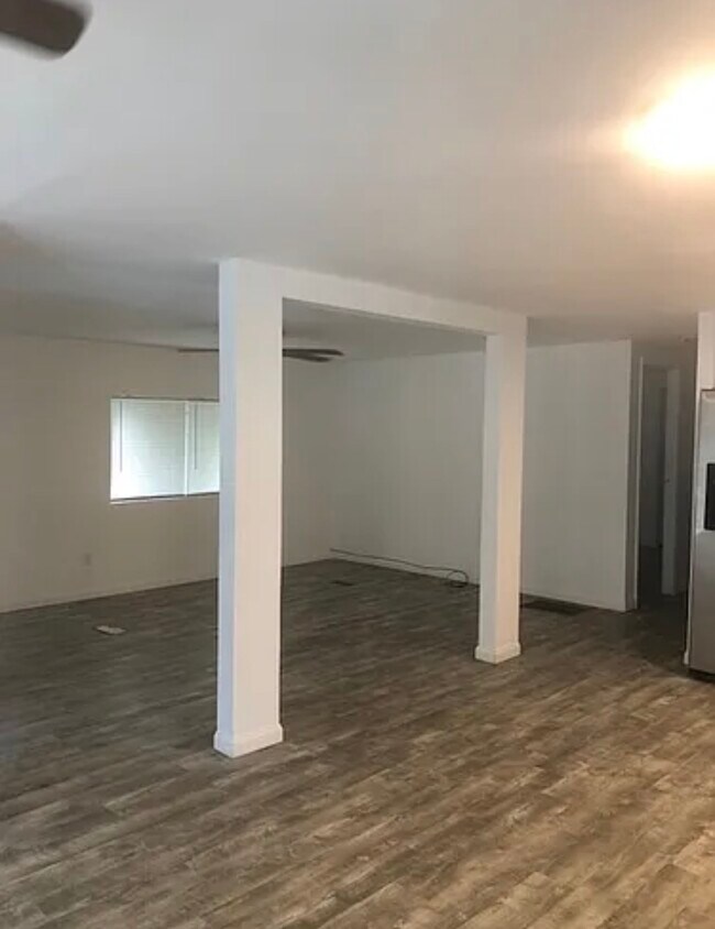 Foto del edificio - 21501 NW 7th St