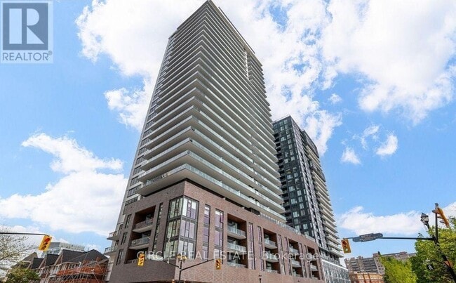 Building Photo - 2075 Lakeshore Rd.