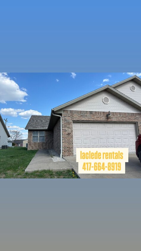 Primary Photo - 2 BEDROOM 2 BATHROOM DUPLEX FOR RENT