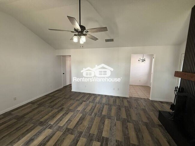 Foto del edificio - Cozy 3-Bed Haven on a Quiet Cul-de-Sac in Southwest Arlington