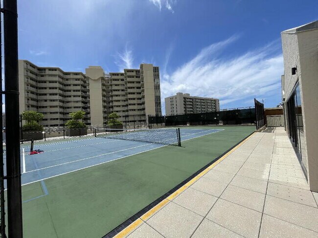 Building Photo - MOTT SMITH LANILOA 1/1/1, W/D, A/C, D/W, e...
