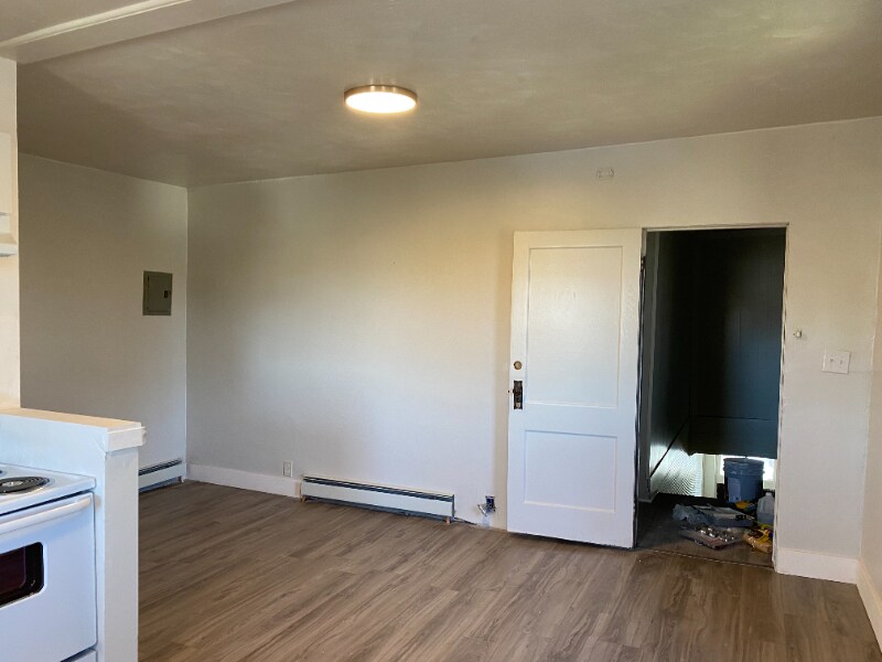 709 Carothers Ave Unit 6, Carnegie, PA 15106 Room for Rent in