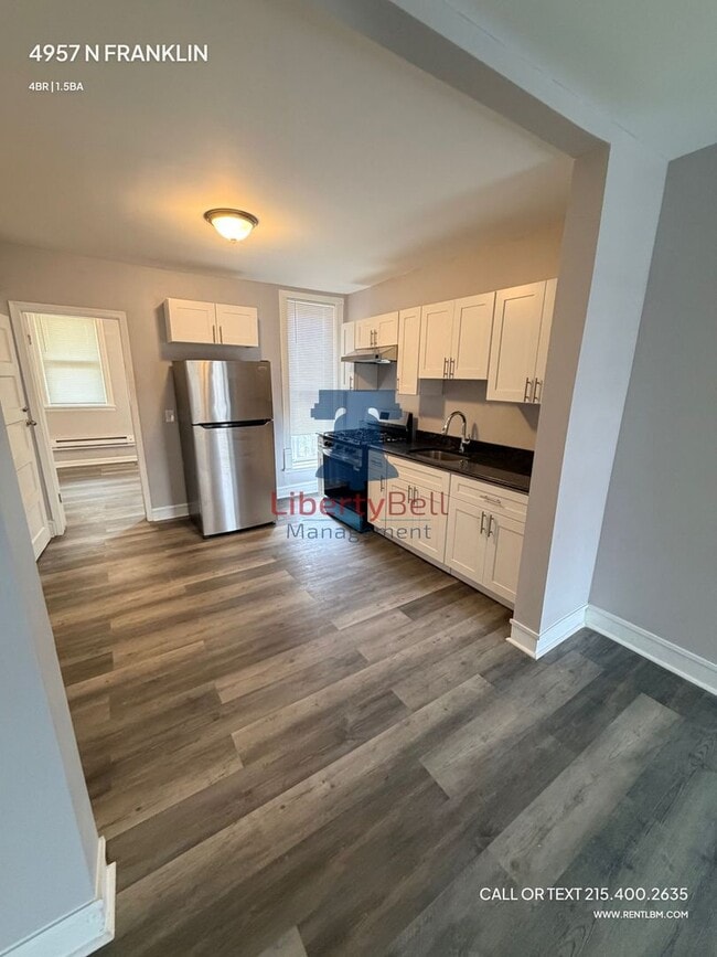 Photo - 4957 N Franklin St House