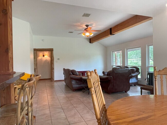 Building Photo - 351 Winding Trail