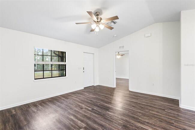 Foto del edificio - 418 Hancock Rd