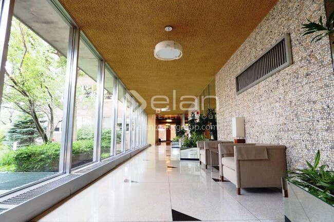 Building Photo - 3950 N Lake Shore Dr