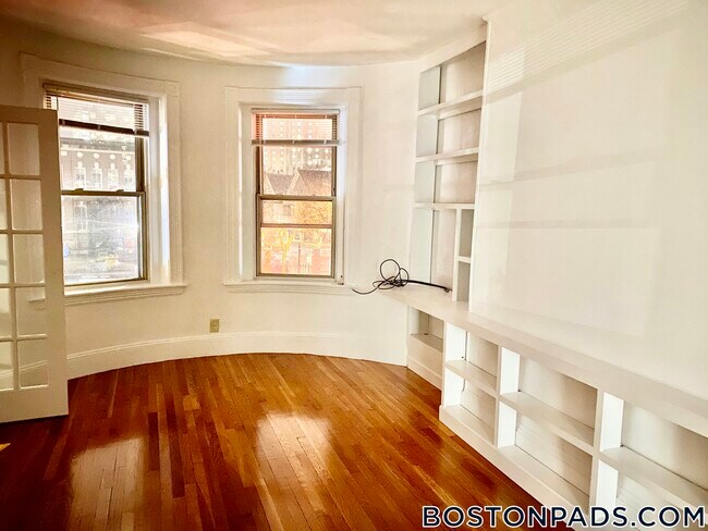 Foto del edificio - 752 Huntington Ave