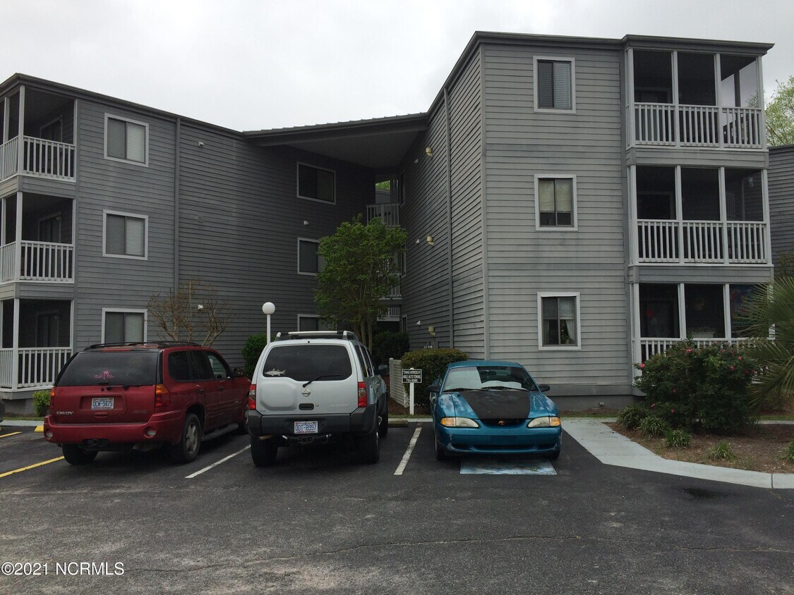 Primary Photo - 10170 Beach Dr SW