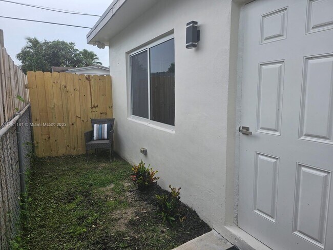 Foto del edificio - 8640 NW 21st St