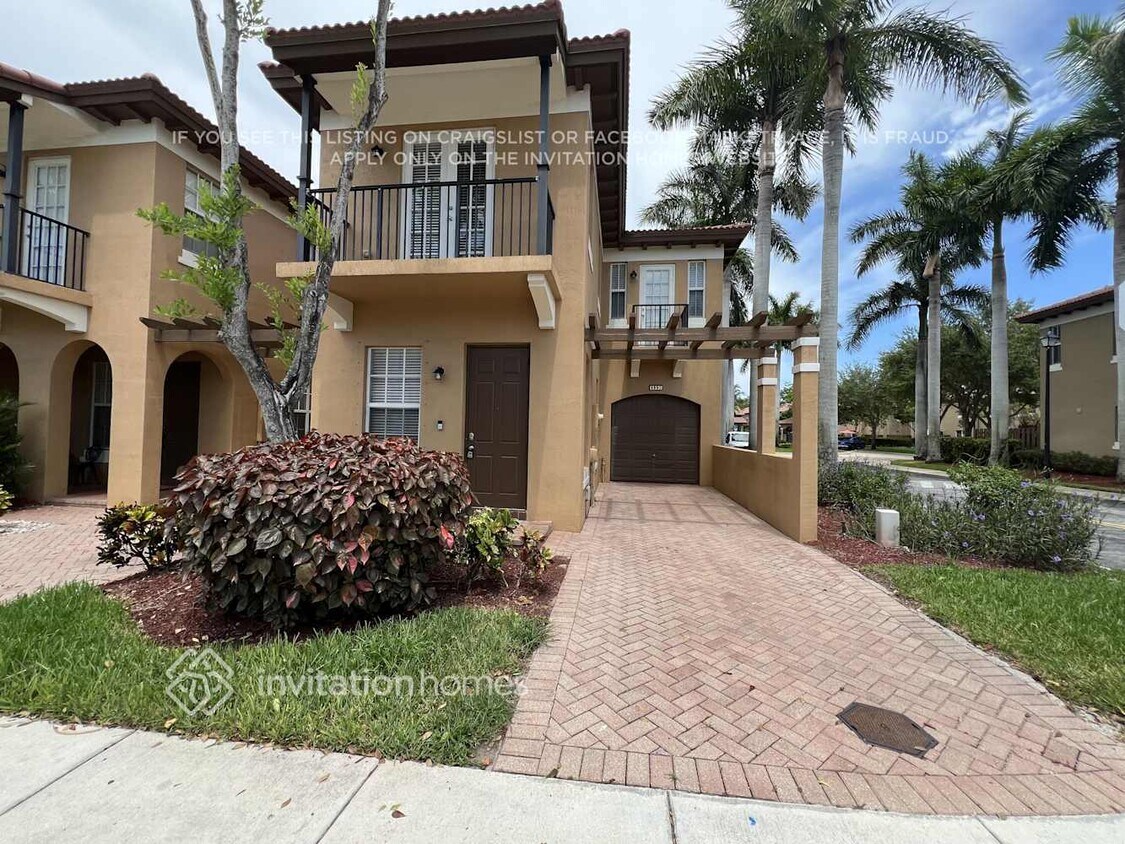 Foto principal - 6990 Julia Gardens Dr