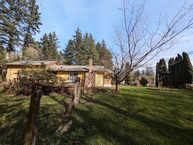 Foto del edificio - Charming 2 Bed Rental w Bonus Space & Loft! Available Now!