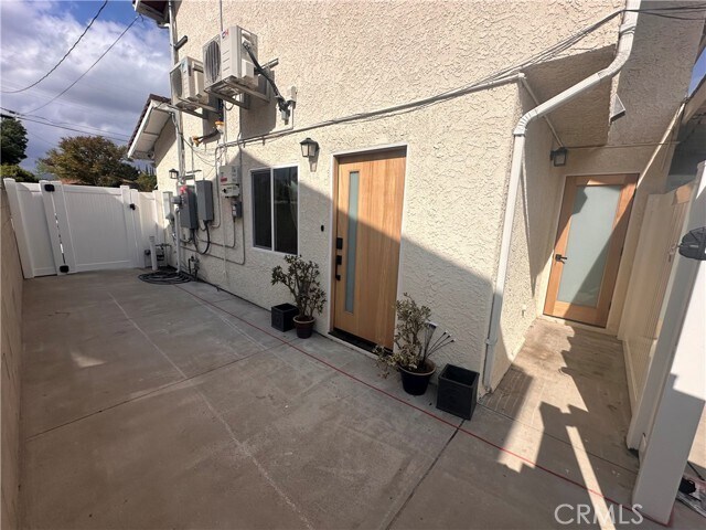 Foto del edificio - 21054 Runnymede St