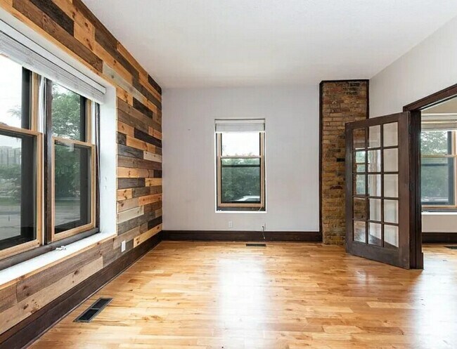 Foto del edificio - 1801 10th Ave S