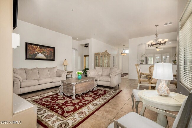 Foto del edificio - 8250 E Mountain Spring Rd