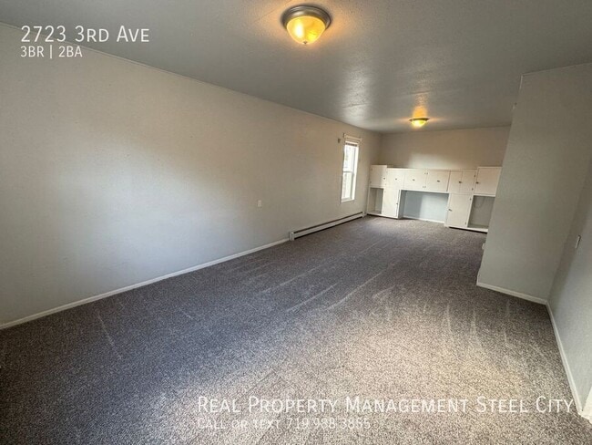 Building Photo - 2723 3rd Ave