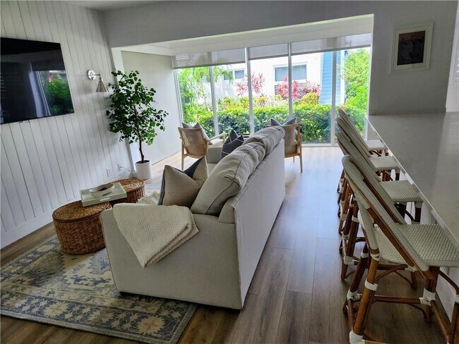 Foto del edificio - 425 Bayshore Dr