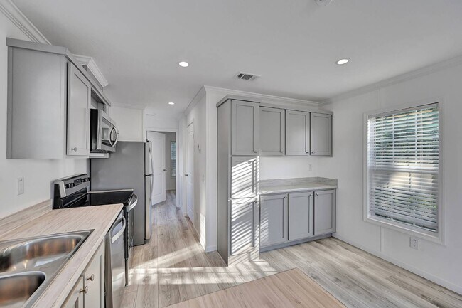 Foto del edificio - 1701 Post Rd