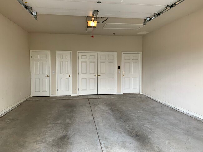 Garaje grande para un solo coche - 57 Valleyview Rd