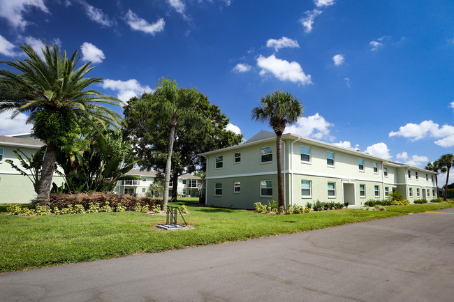 Building Exterior - Ridgeview Apartments