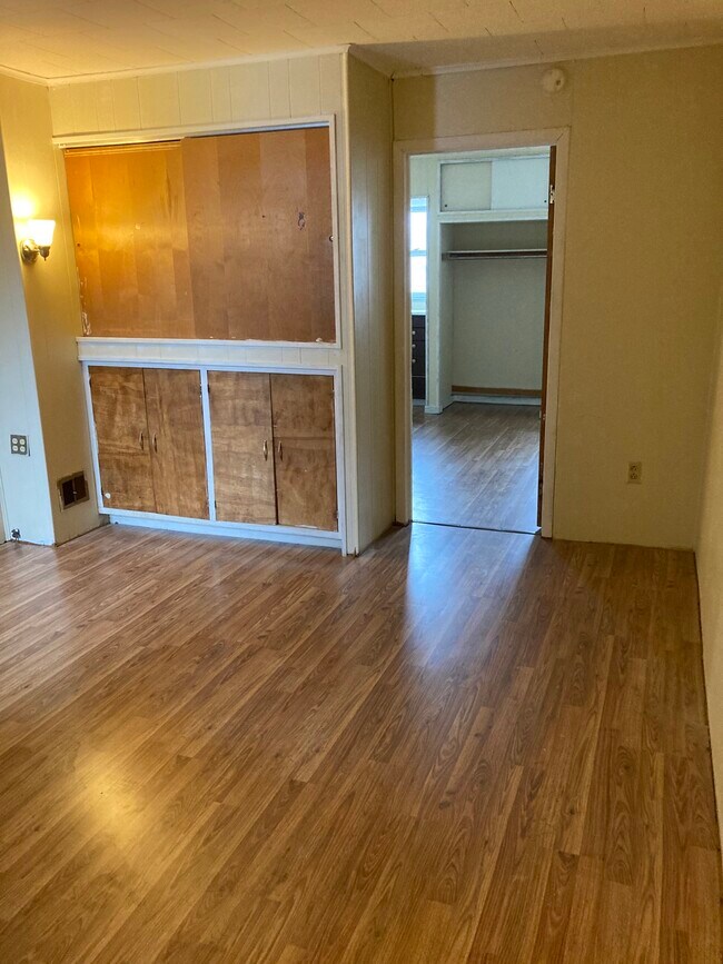 Foto del edificio - 501 W Cedar St