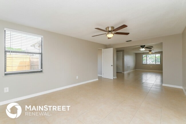 Building Photo - 3048 Salisbury Dr