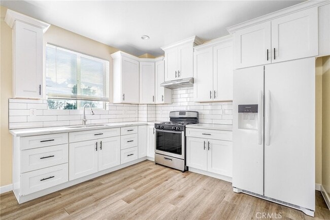 Photo - 1002 E 33rd St Townhome