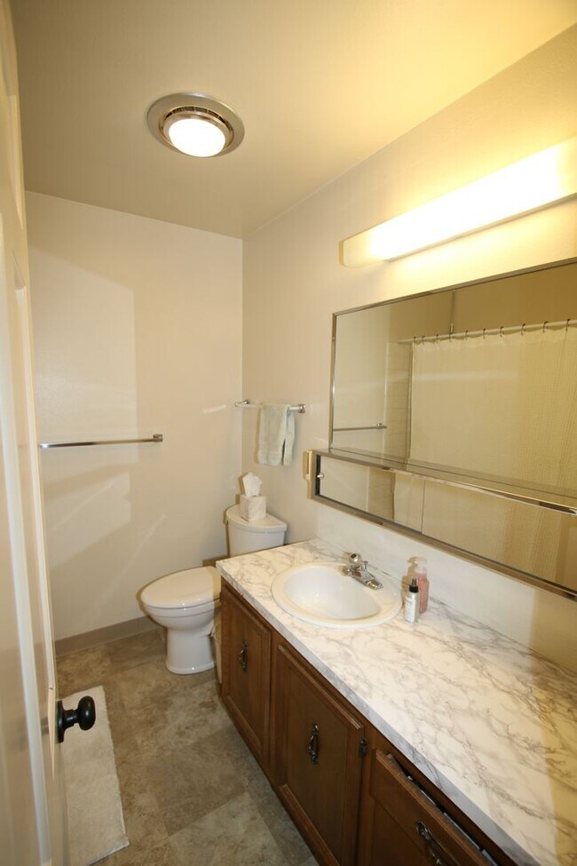 Foto del edificio - 3 Bedroom Townhouse!